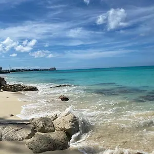 Homestay Cozy Townhouse-shared Space- Cash Only Bahamas